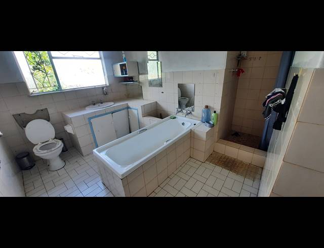 7 BEDROOM FREEHOLD FOR SALE IN ELSBURG